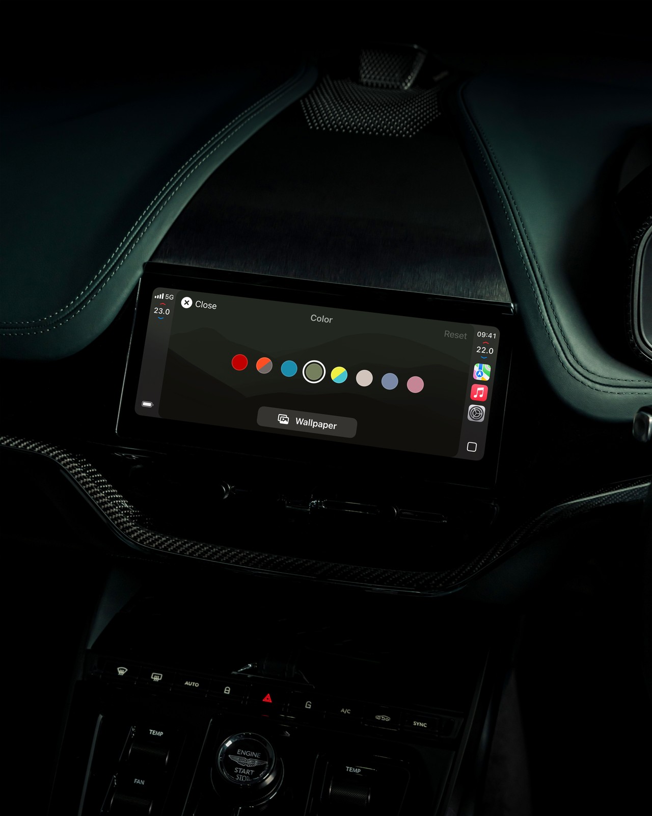 Aston Martin Apple CarPlay Ultra