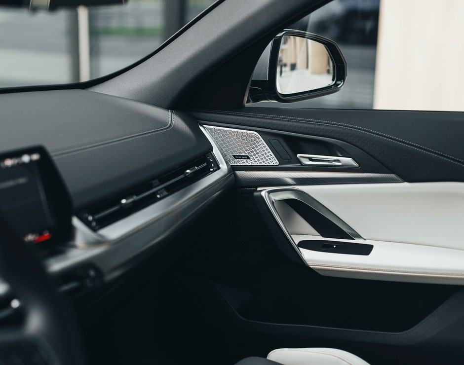 BMW iX2