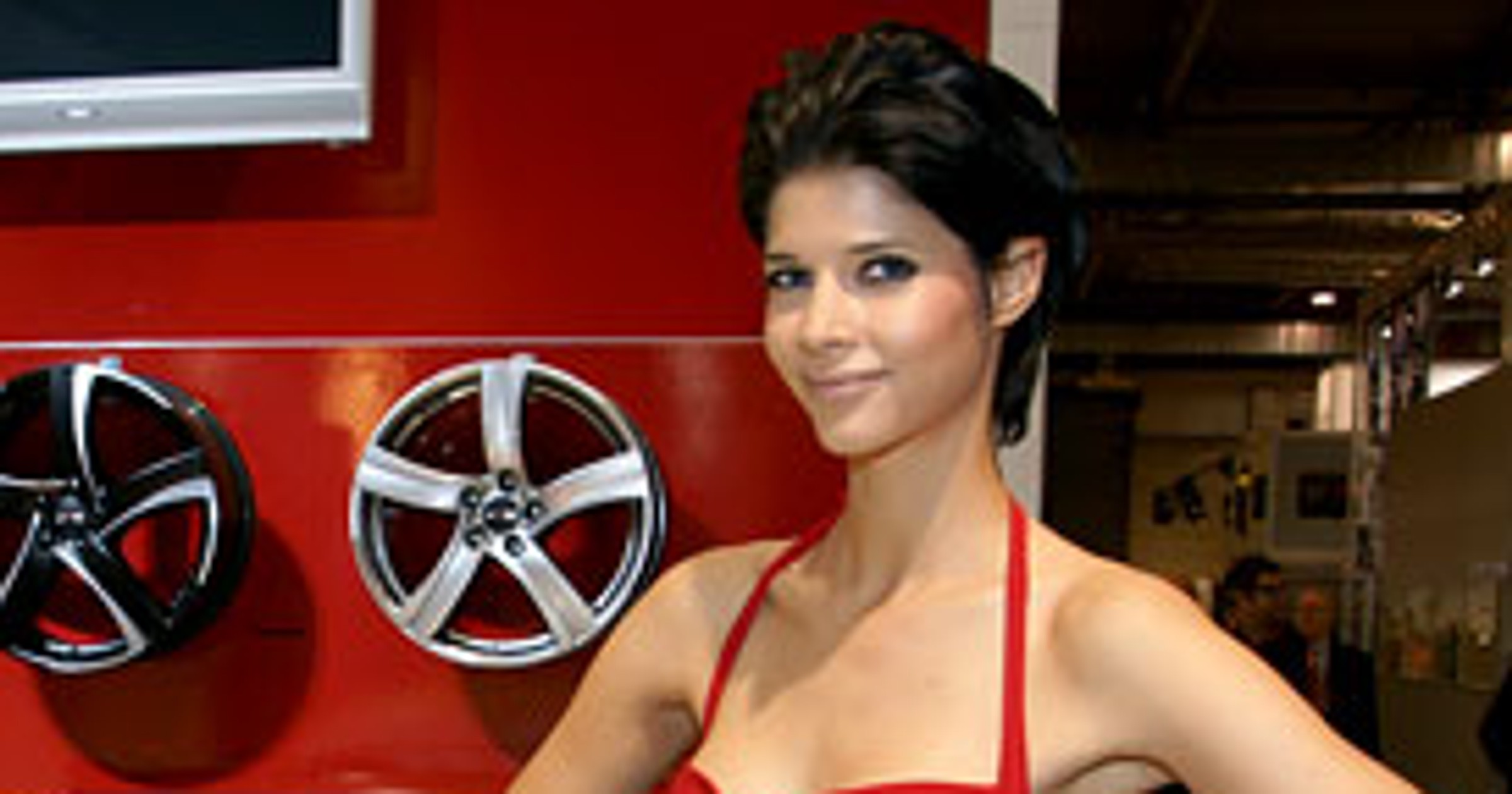 Essen Motor Show 2009: babes w niemieckim stylu (fotogaleria)