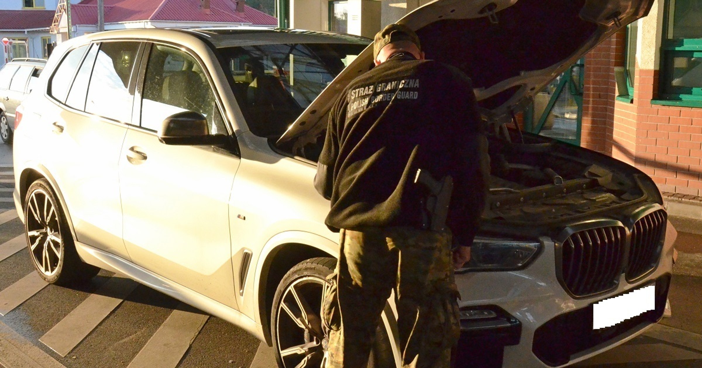 Kradzione BMW odzyskane na granicy