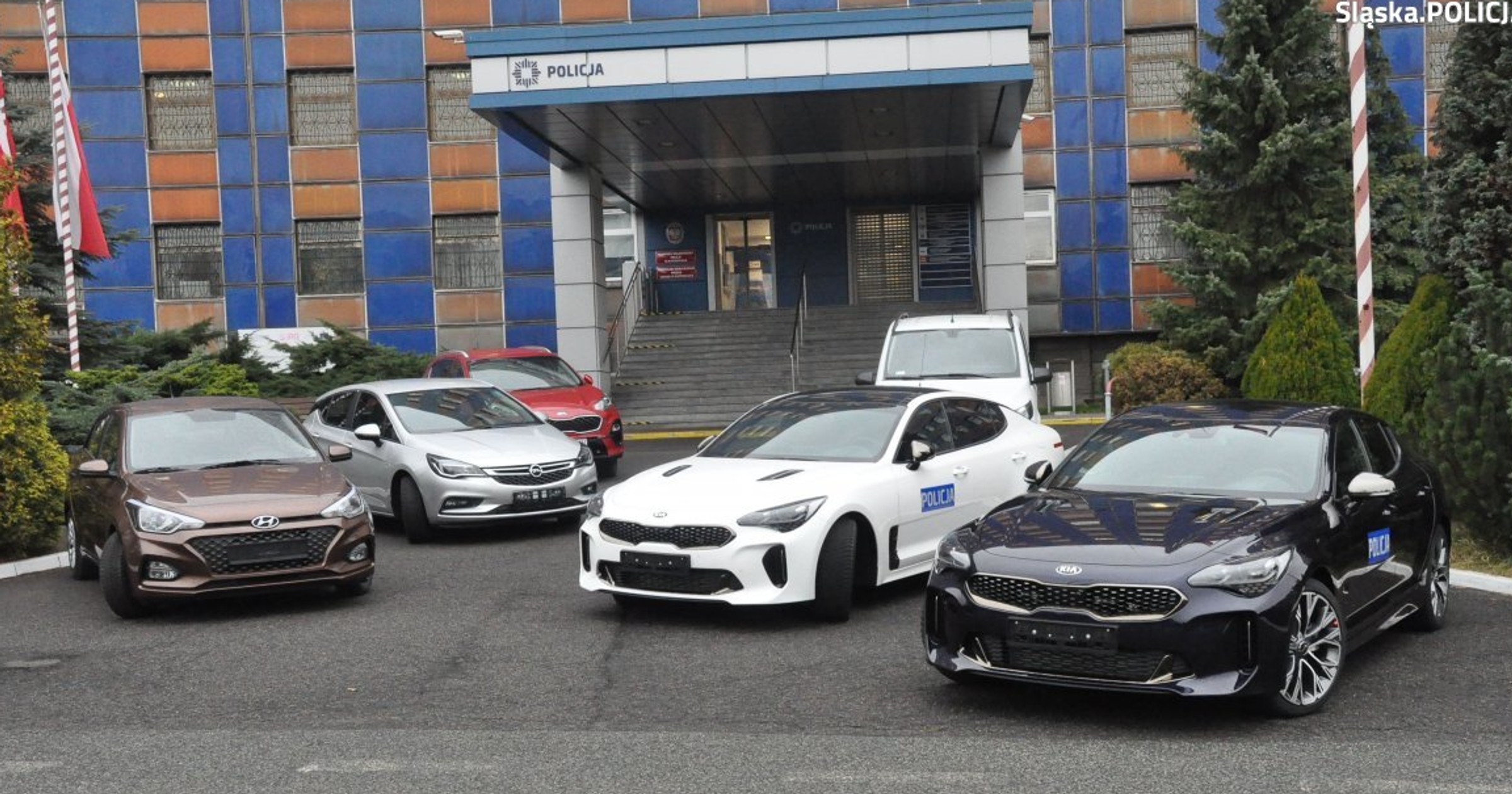 Nowe radiowozy śląskiej policji