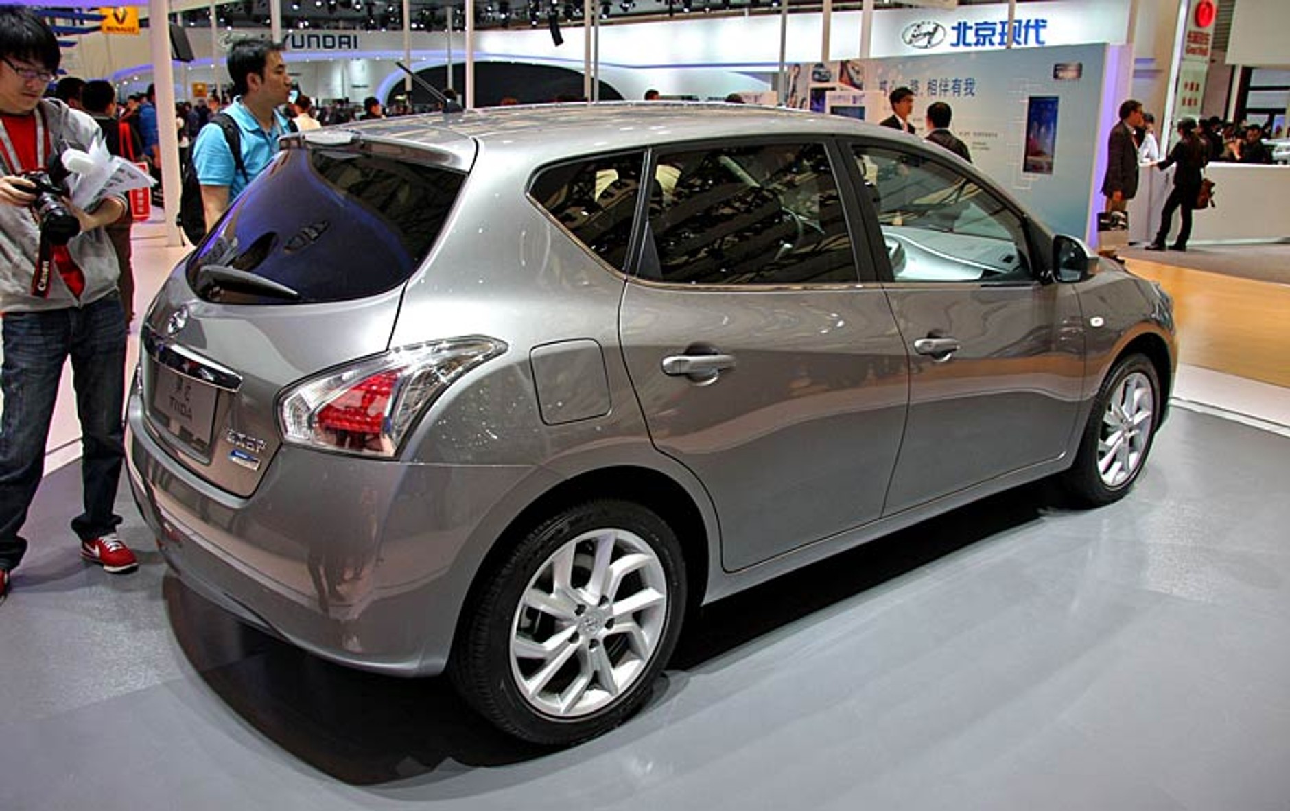 Taka jest nowa generacja Nissana Tiida