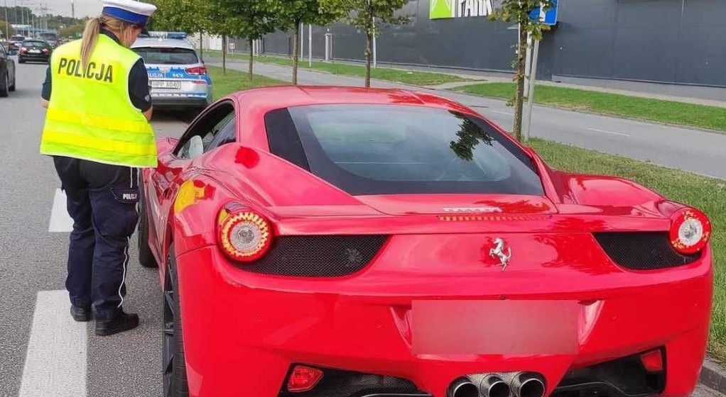 Kierowca Ferrari jechał 144 km/h w obszarze zabudowanym (wrzesień 2023 r; Częstochowa)