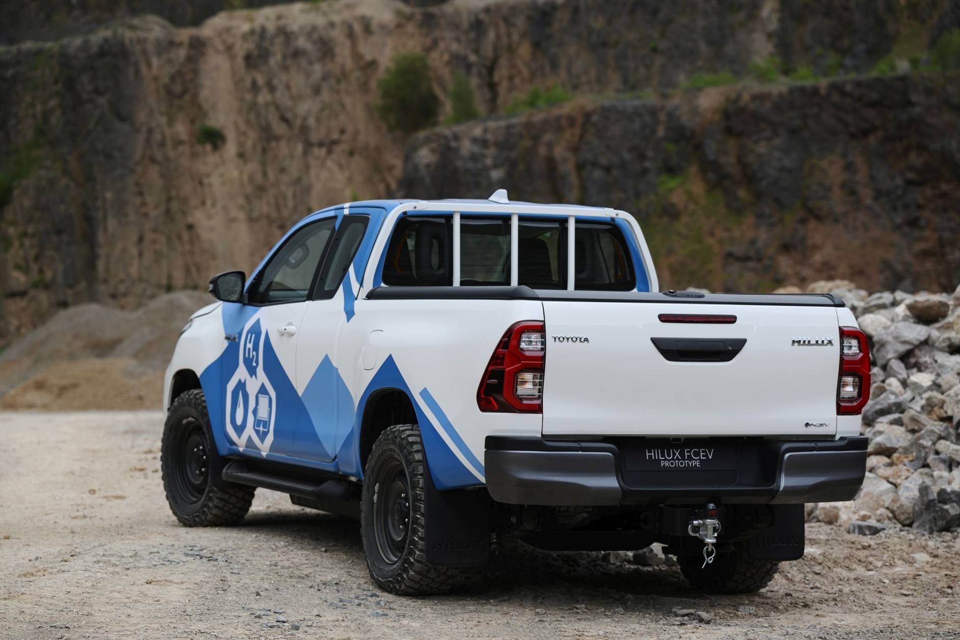 Prototyp Toyoty Hilux H2 (FCEV)