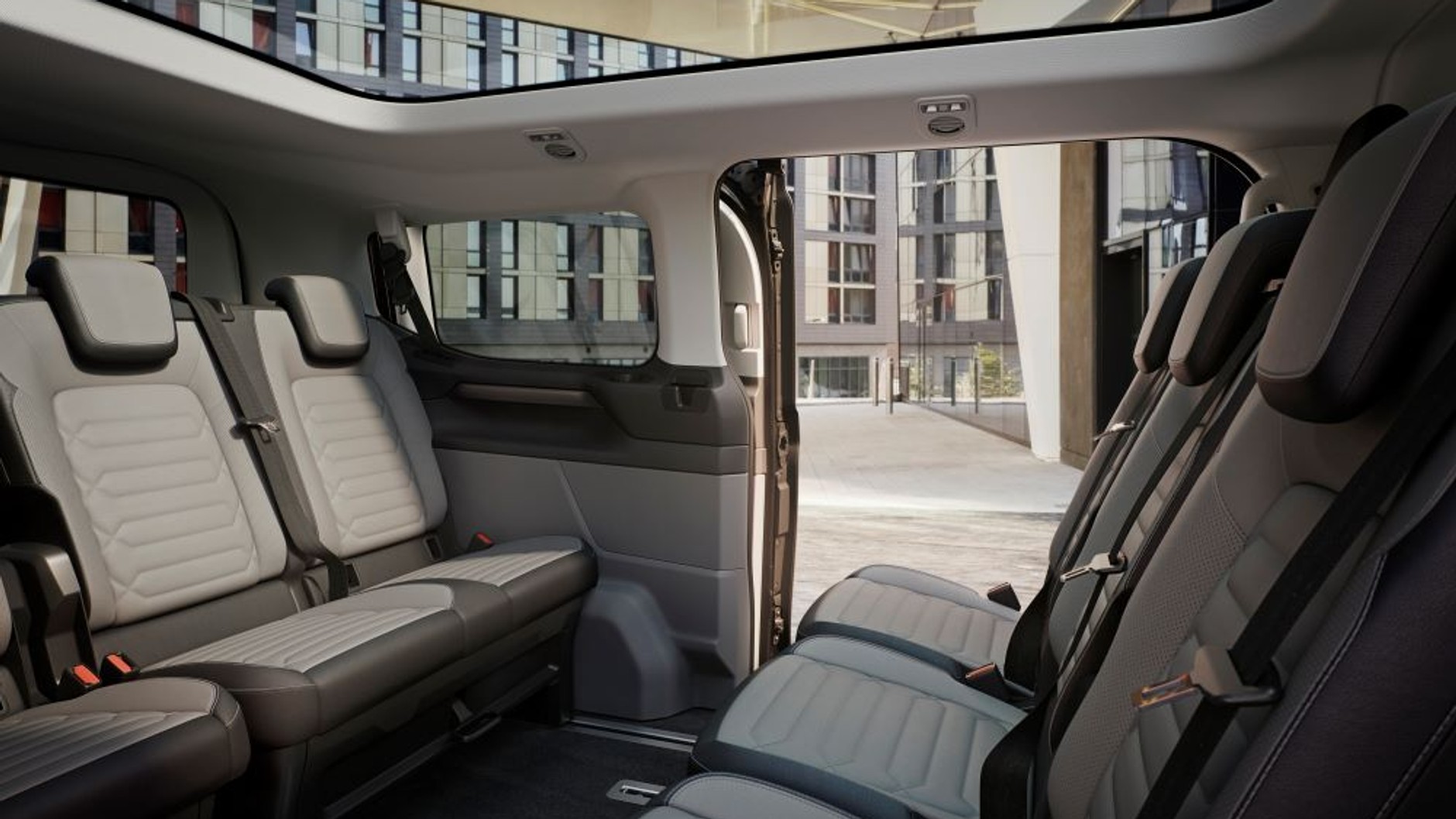 Ford E-Tourneo Custom