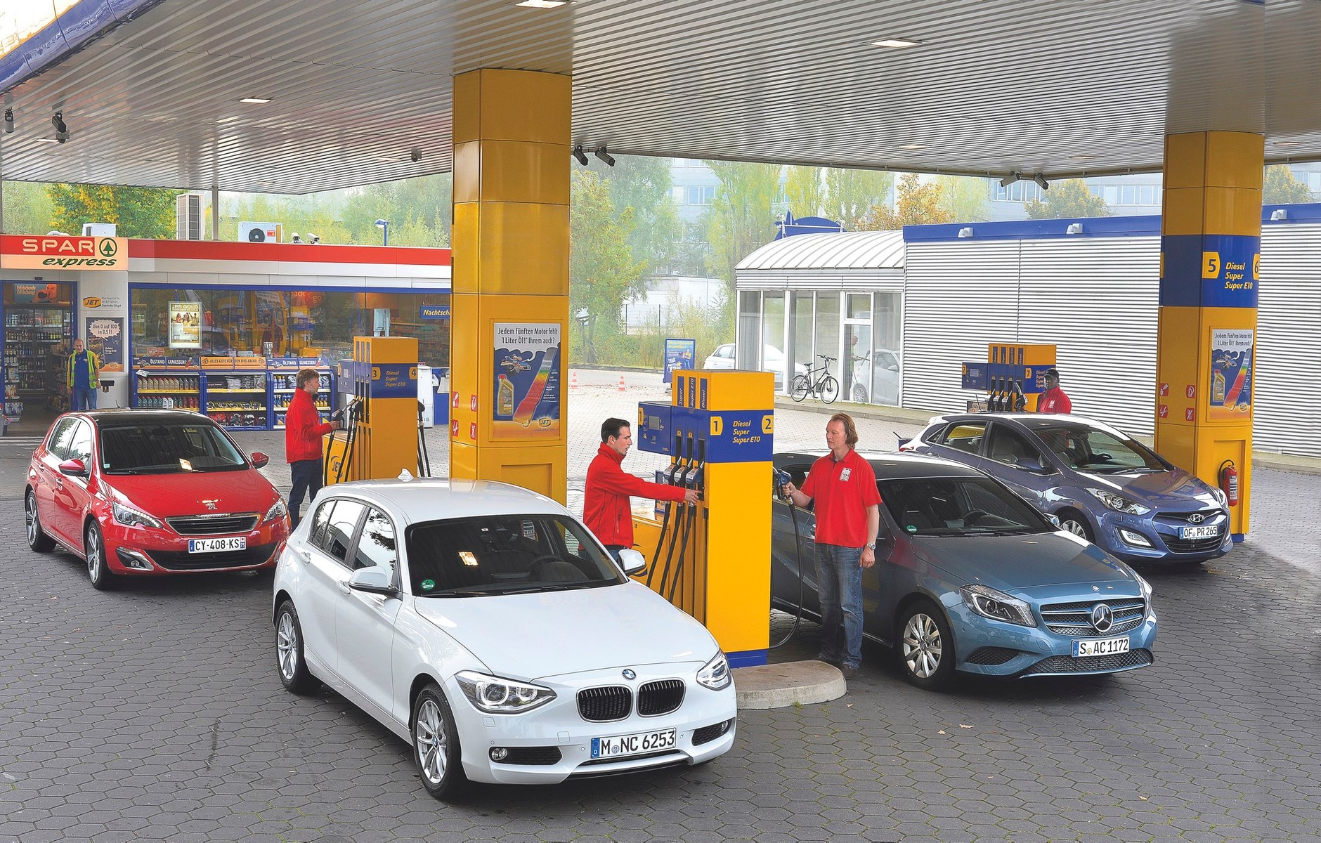 Porównanie: BMW 114d, Mercedes A160 CDI, Hyundai i30 1.6 CRDi, Peugeot 308 1.6 HDI