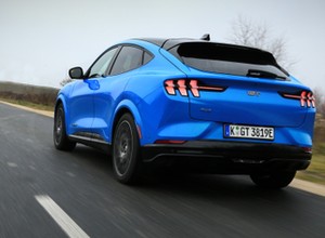 Ford prezentuje Mustanga Mach-E z funkcją Escape Room