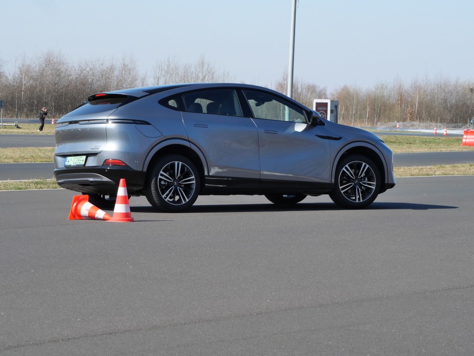 XPeng G6