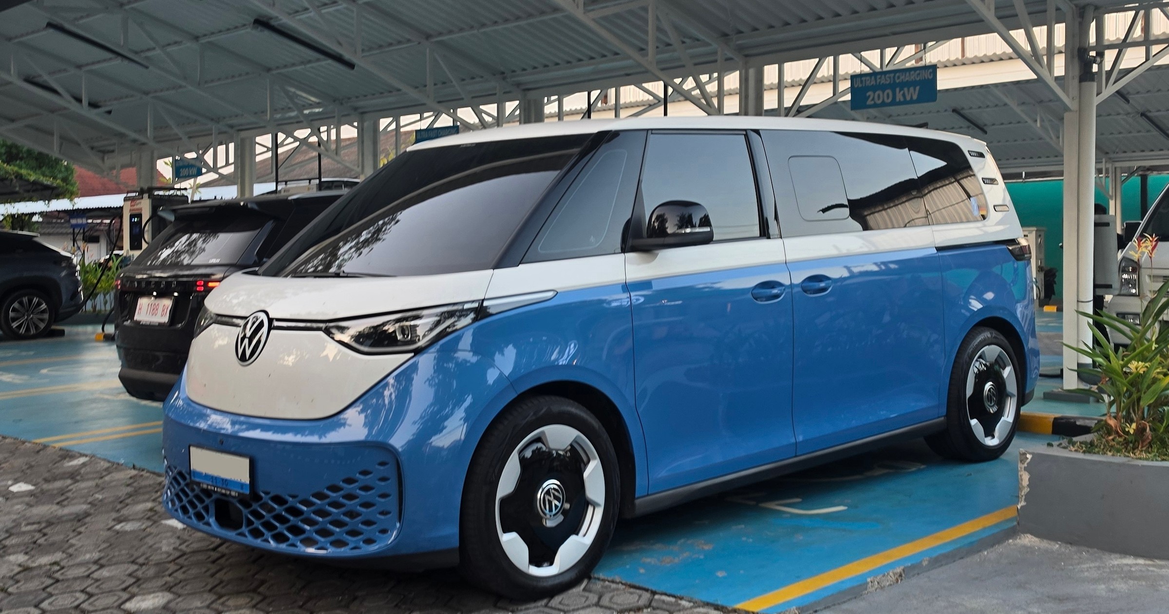 Volkswagen przygotowuje kolejną akcję przywoławczą – tym razem są problemy z akumulatorami aut elektrycznych. 