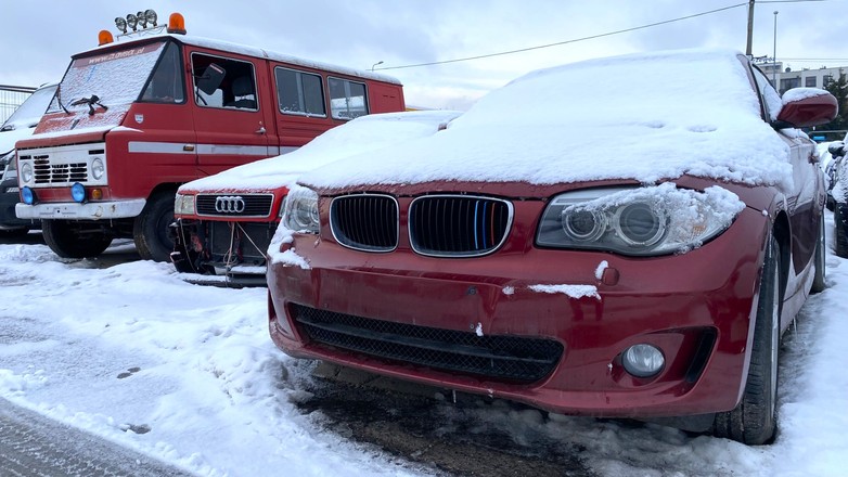 ZDM sprzedaje auta porzucone na ulicach Krakowa