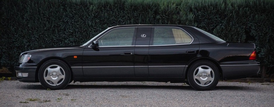 Lexus LS 400 – wyjątkowa historia wyjątkowo długiej limuzyny