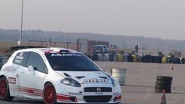 Rajd Barbórka 2009: Luca Rossetti i Abarth Grande Punto S2000 już w Warszawie