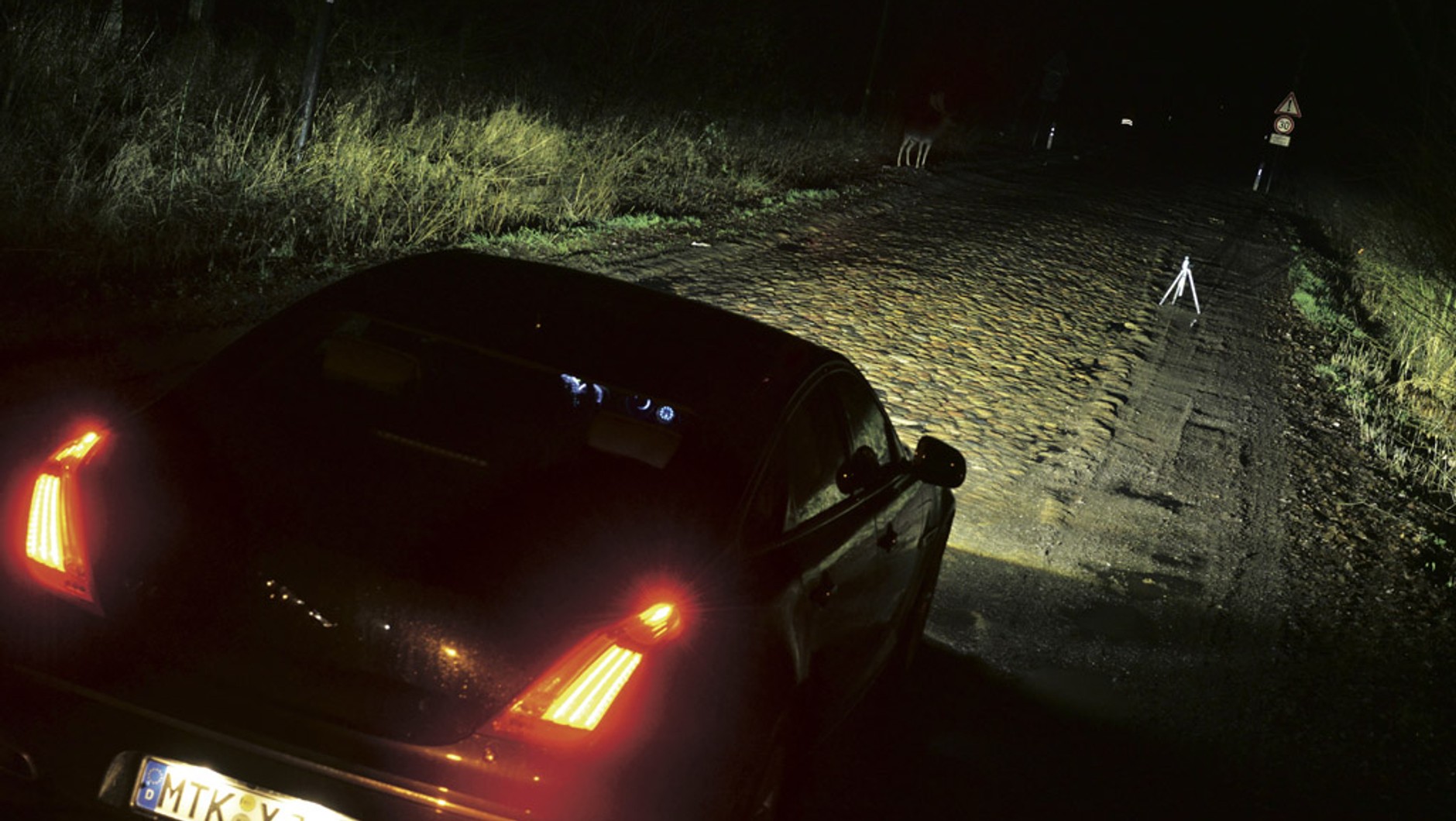 Porównanie świateł samochodowych: sprawdzamy, jak w praktyce działają: halogen, ksenon oraz lampa LED