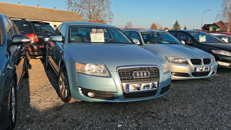 Komis z samochodami z importu