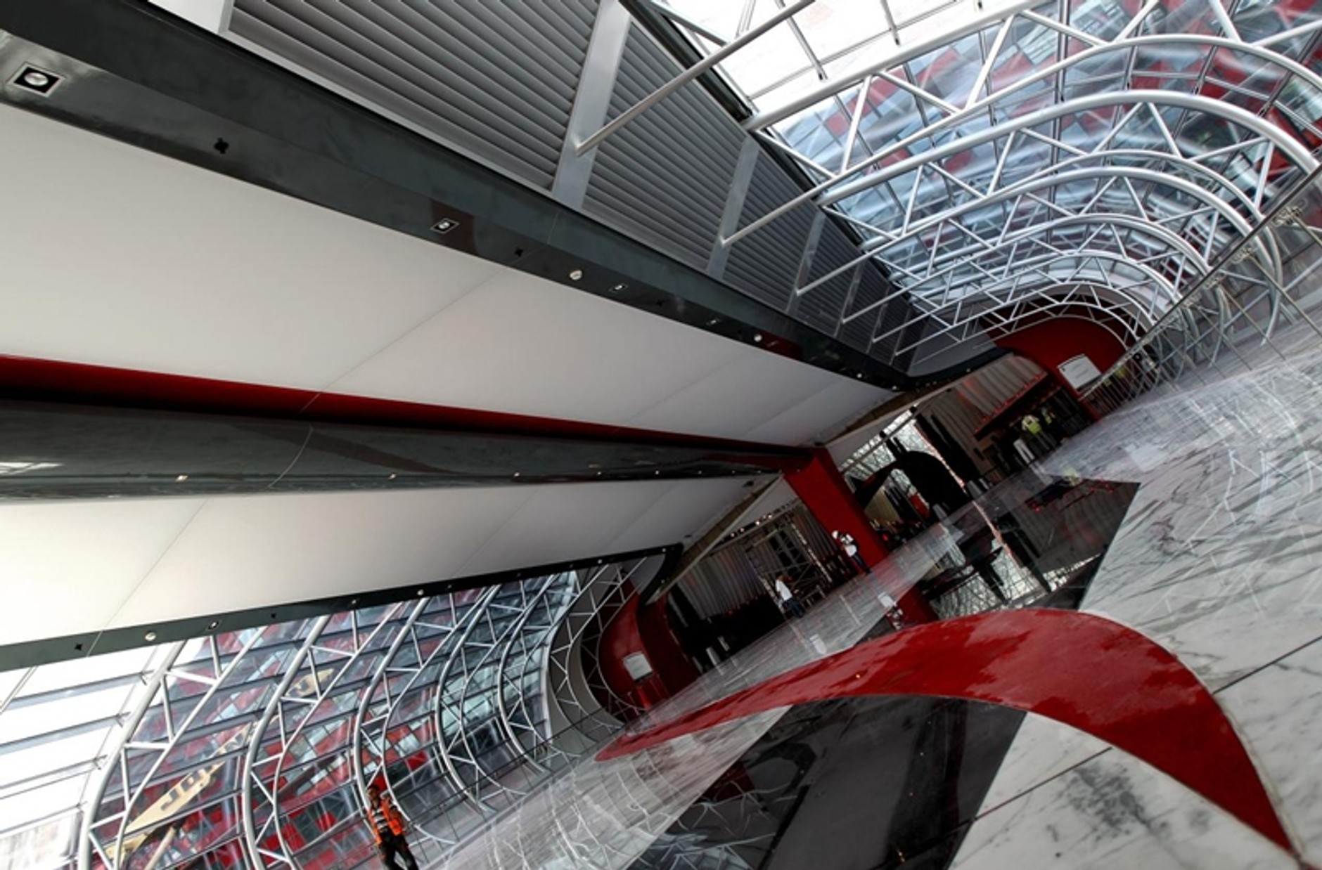 Ferrari World Abu Dhabi zaprasza