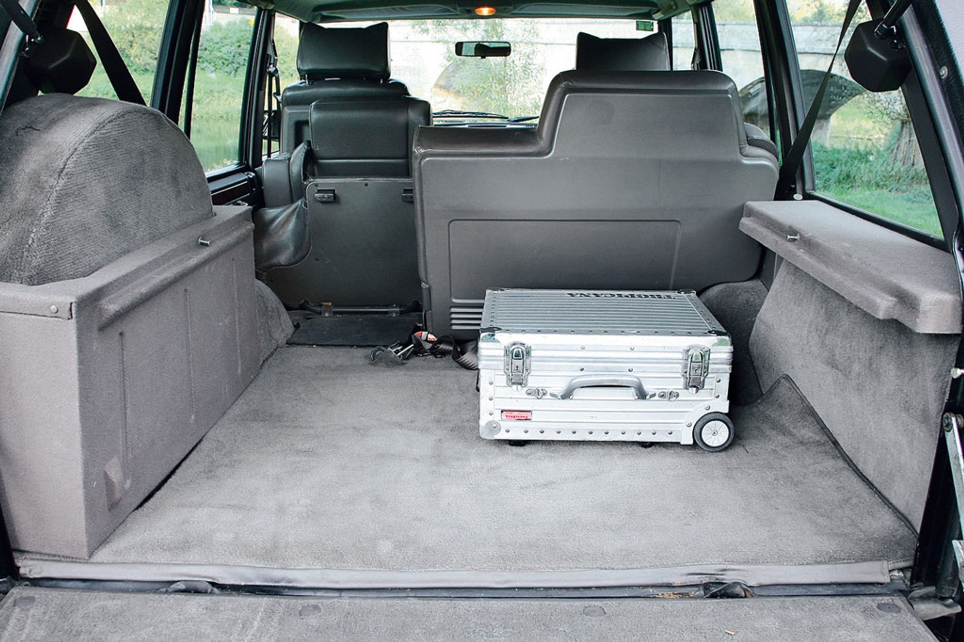 4x4 wjechało na salony