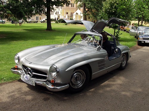 Zabytkowe Mercedesy w Pradze