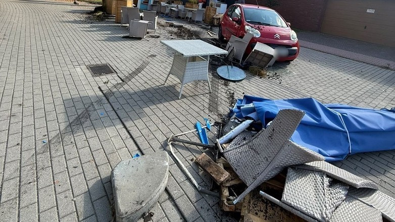 Staranowany ogródek gastronomiczny w Śmiglu (sierpień 2026 r.)