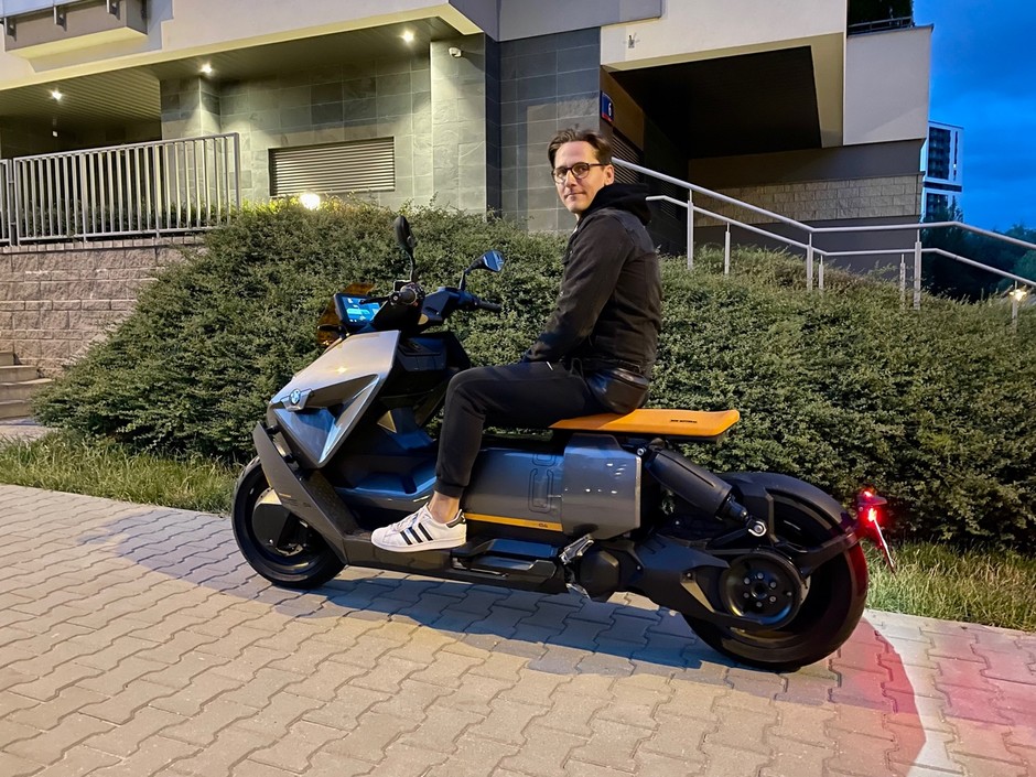 BMW CE 04