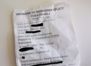 Pan Piotr zaparkował na darmowym parkingu. Teraz ma problem