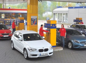 BMW 114d kontra Mercedes A160 CDI, Hyundai i30 1.6 CRDI i Peugeot 308 1.6 HDI - Ile palą małe diesle