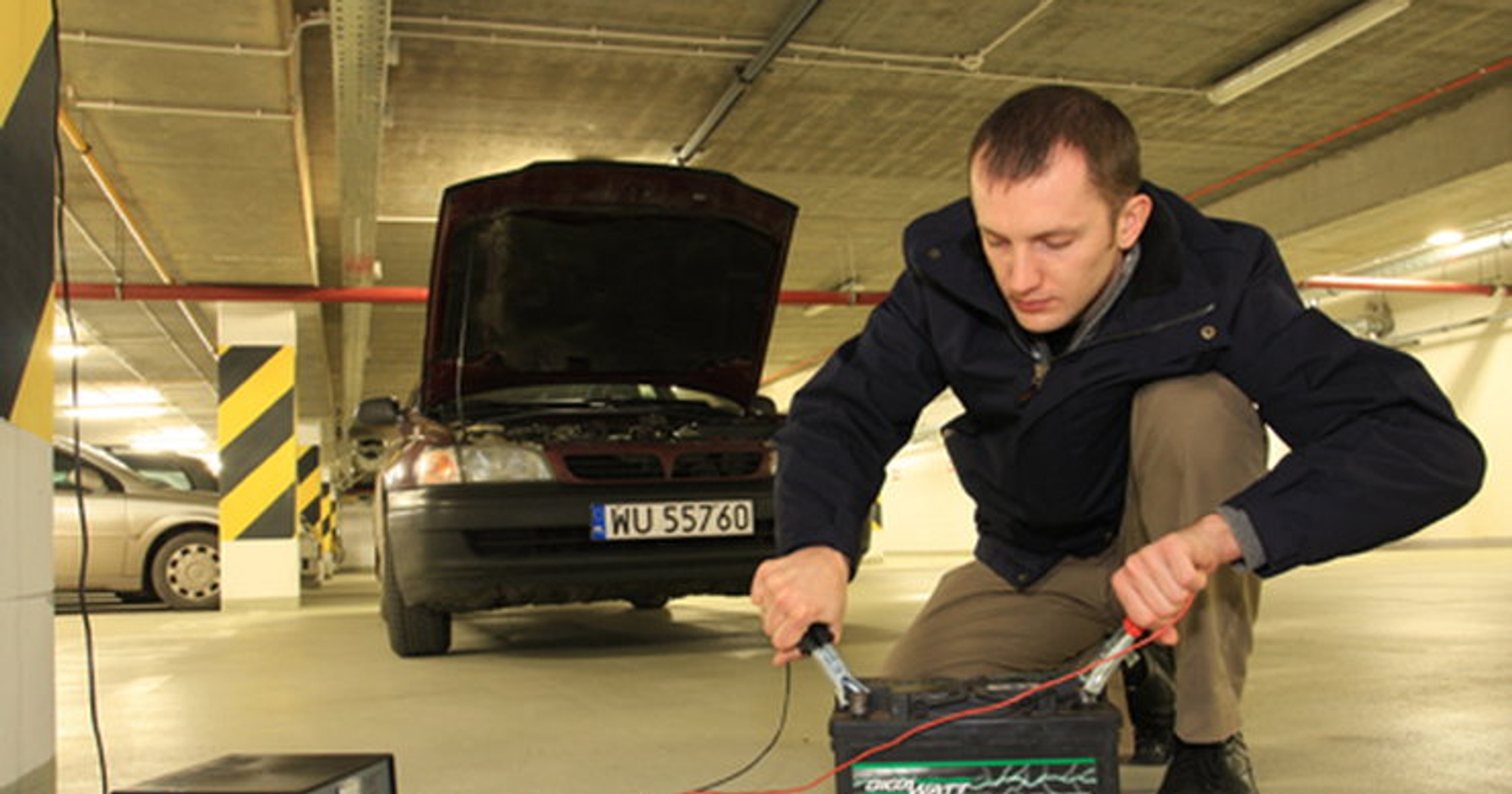 prostownik samochodowy