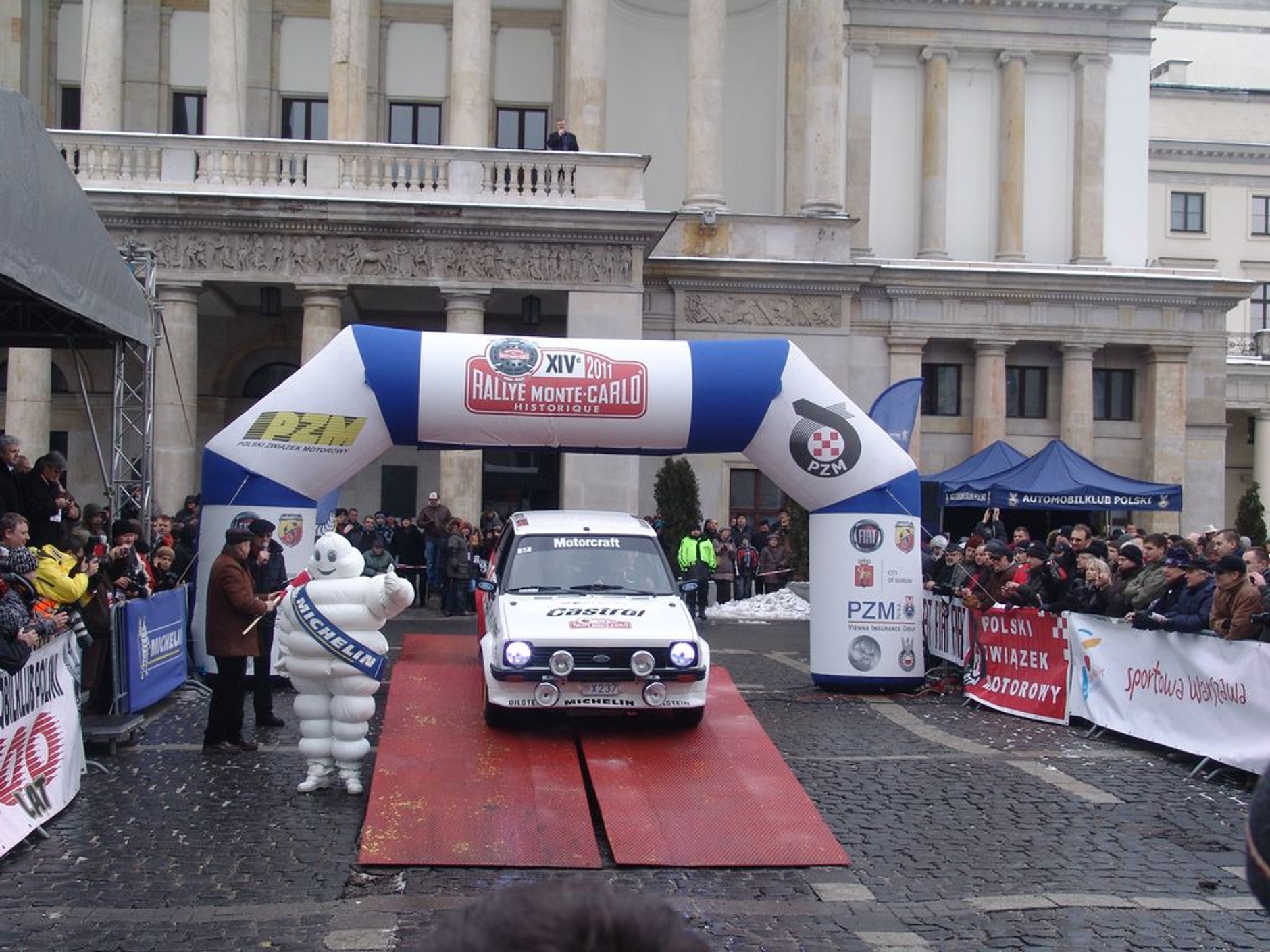 Rajd Monte-Carlo Historique 2011: wystartowali z Warszawy, pokonają 4100 km