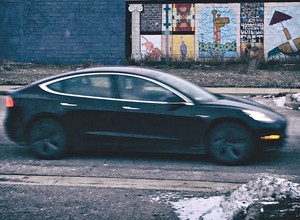 Tesla – zobacz, jak źle zrobione są auta, o które biją się klienci