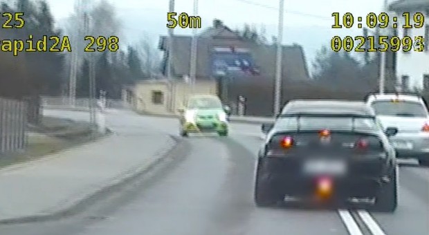 Policjanci ruszyli w pościg. Kierowca dostałby 130 punktów karnych i prawie 20 tys. zł mandatu