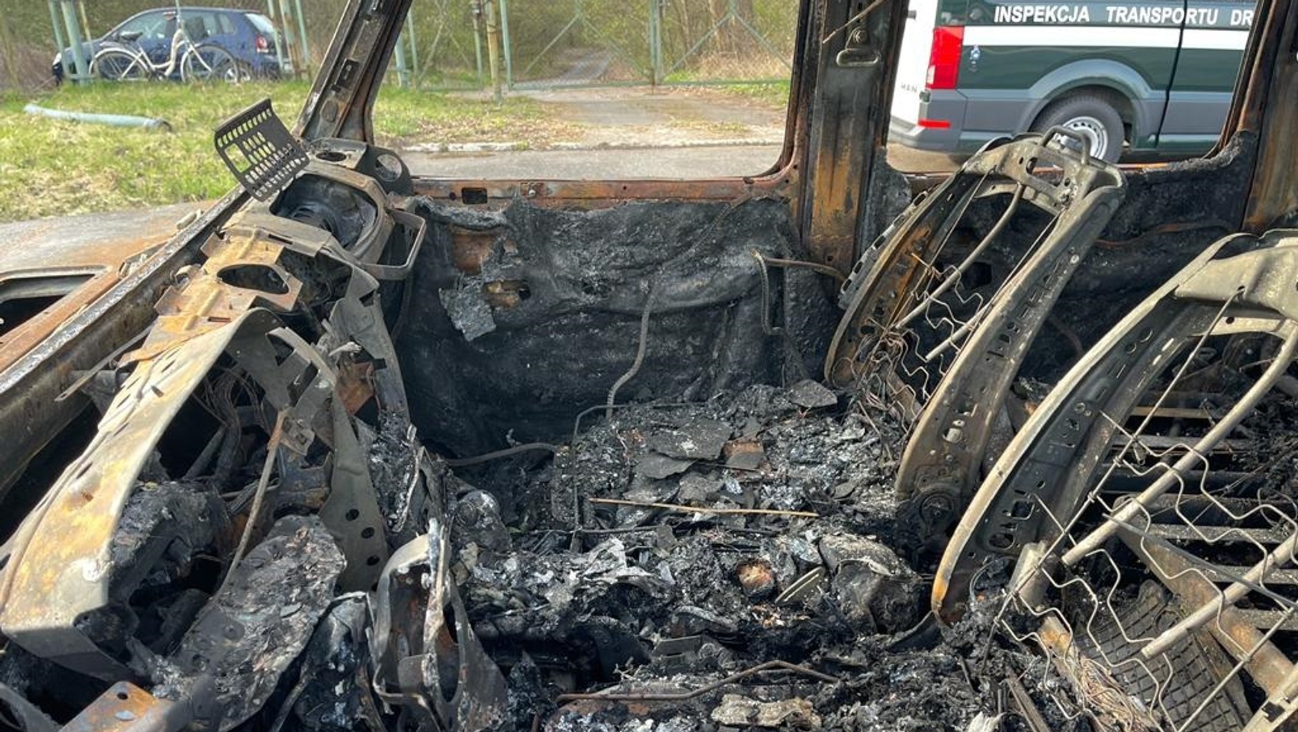 Straż Graniczna zatrzymała kierowcę, który wwiózł do Polski wrak Mercedesa klasy G