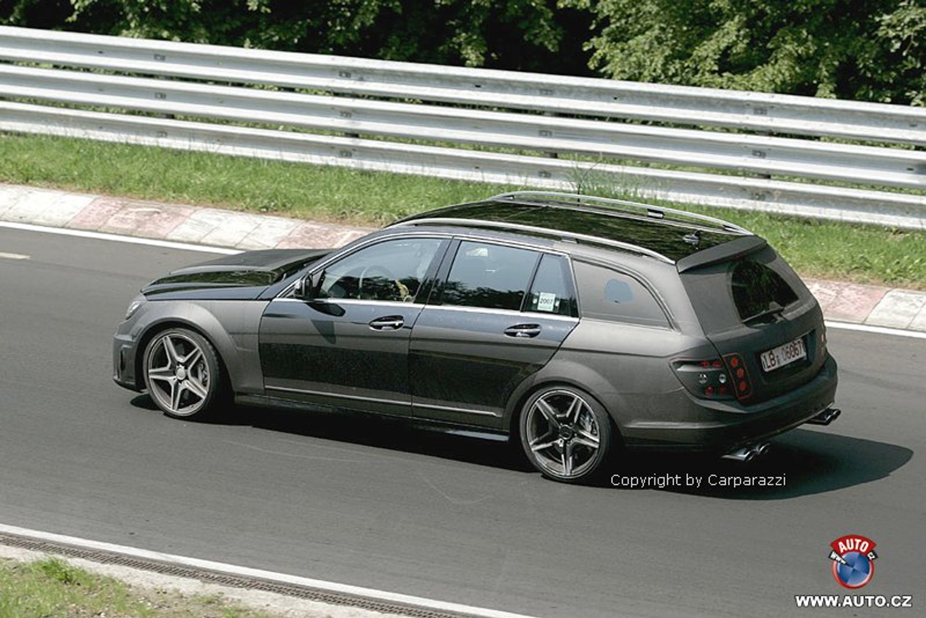 Zdjęcia szpiegowskie: nowe kombi Mercedes-Benz C bez maskowania