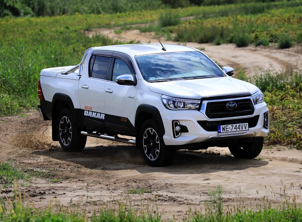 Toyota Hilux – niewygodna, ciasna, niepraktyczna, średnio się prowadzi. To dlaczego chcę ją mieć?