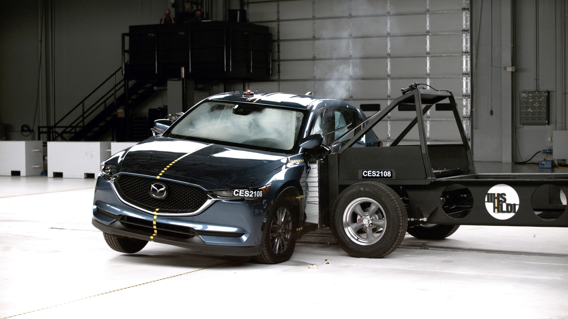 Nowe testy zderzeniowe amerykańskiego IIHS. Zmiany od jesieni 2021 r. Na zdjęciu Mazda CX-5