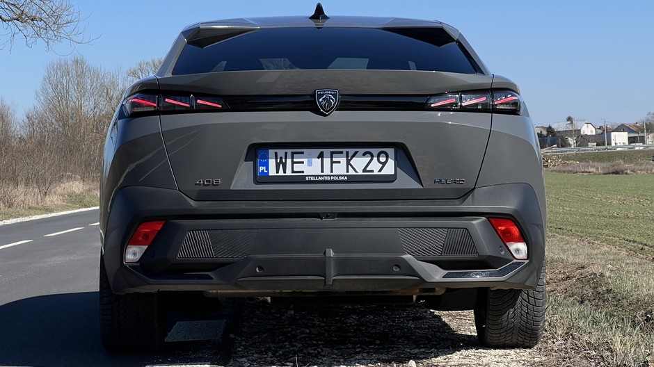 Peugeot 408