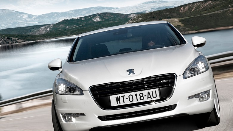 Peugeot 508 HYbrid4 również w wersji sedan