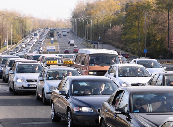 Wjazd do centrum Warszawy może kosztować nawet 30 zł!