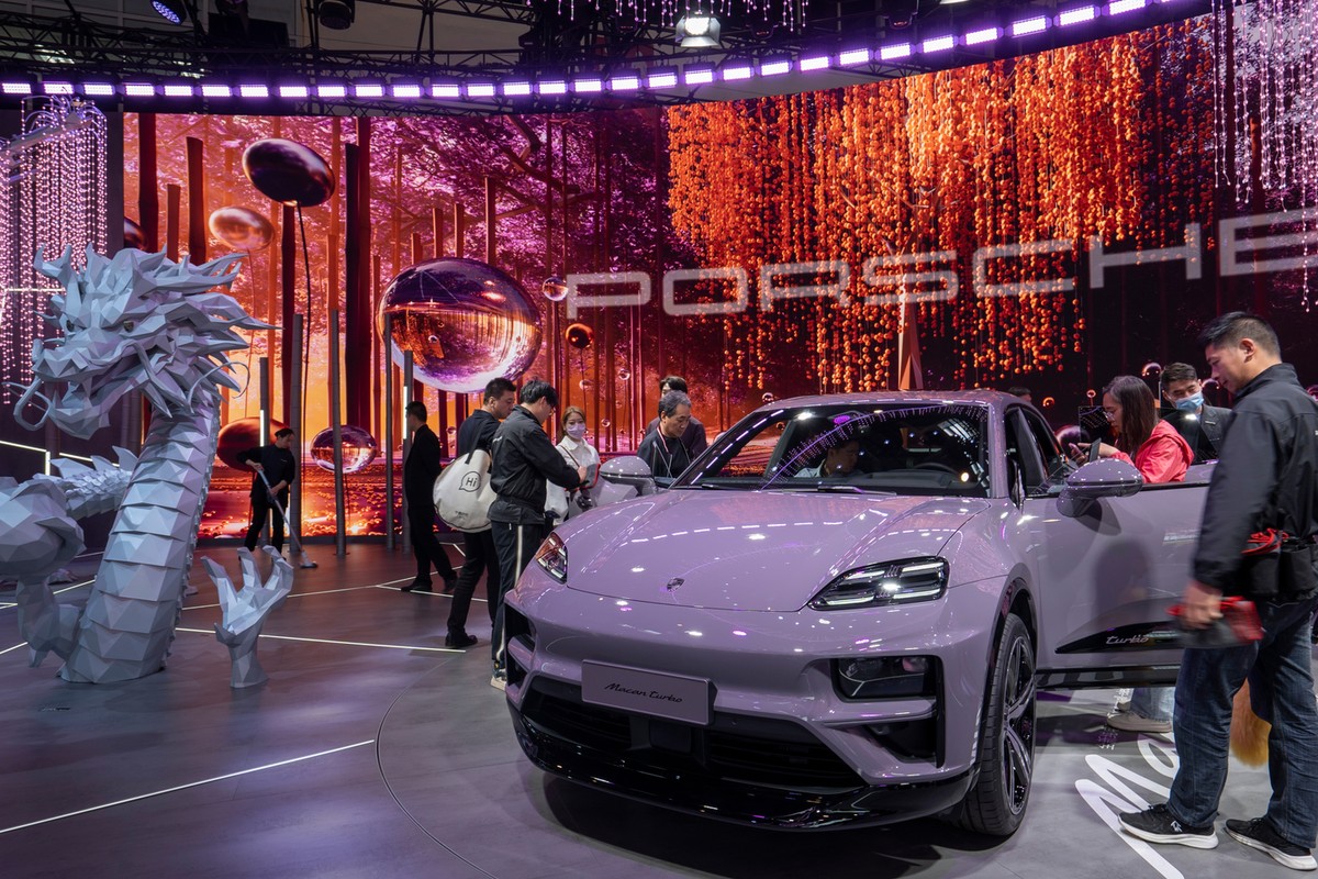 Volkswagen zamyka fabrykę w Chinach, Porsche liże rany. Chińscy analitycy rynku: "Są skończeni, to kwestia czasu"