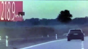 3 tys. zł i 24 punkty karne w 15 s. Tak mu się spieszyło, że poganiał policję [Wideo]