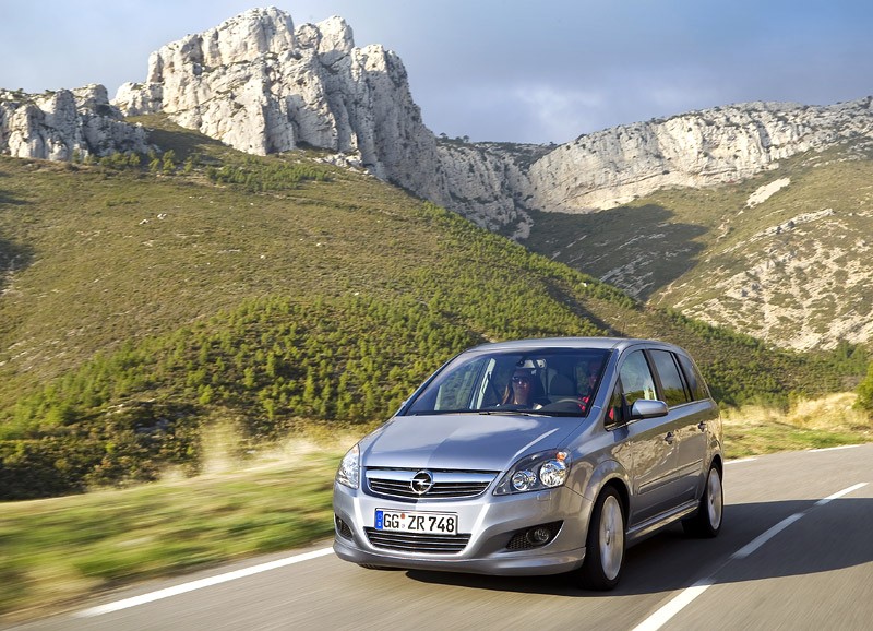 Opel: nowa Zafira w natarciu od lutego (dane techniczne plus ceny w Polsce)