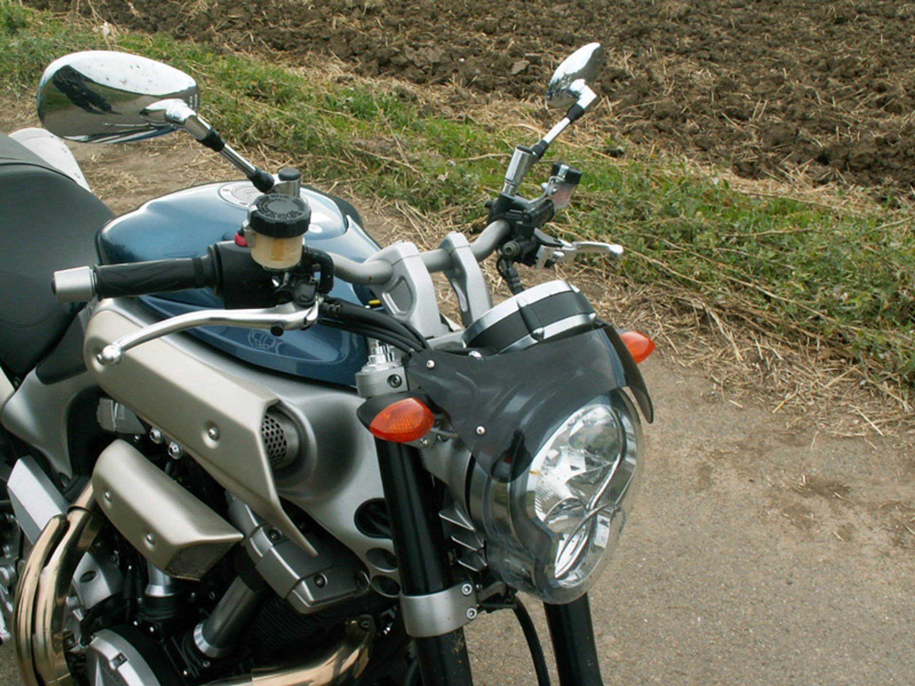 Yamaha MT-01: agresywny jednoślad (test)