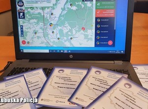 Policjanci mają specjalną aplikację. Ale skorzystać może każdy