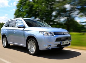 Mitsubishi Outlander PHEV: trzy silniki na cztery koła