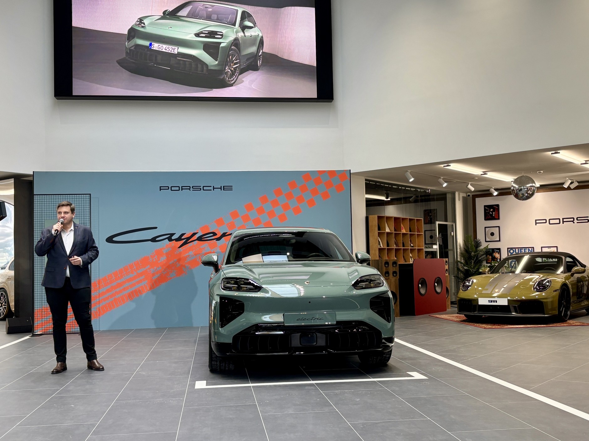 Premiera Cayenne Electric w Porsche Centrum Warszawa Wawer