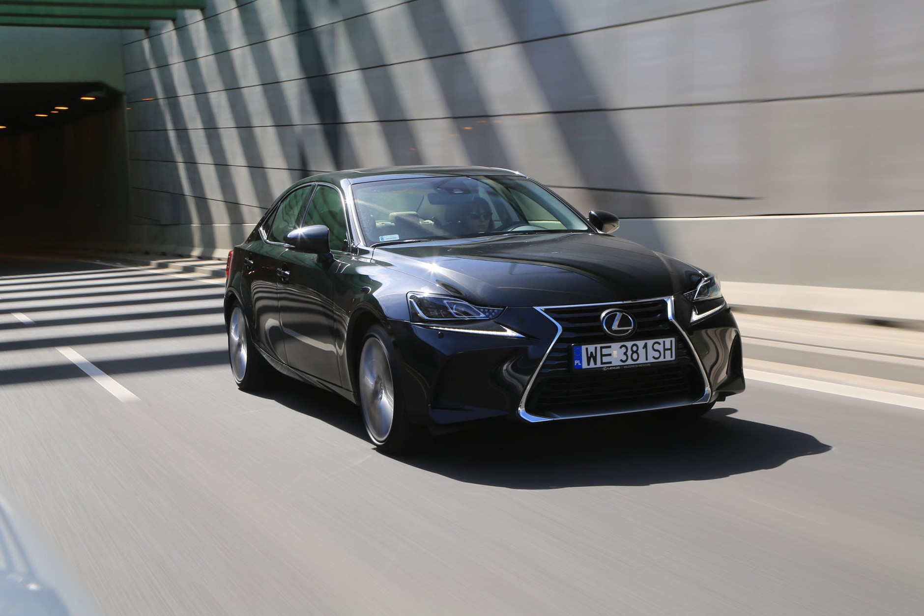 Lexus IS 300 - mocne wrażenia podczas jazdy gwarantowane