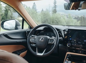 Lexus znowu sypnął rabatem. Bestseller dostał niższą ratę