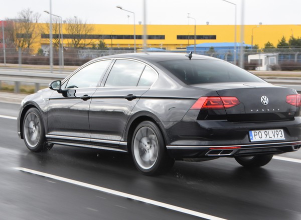 Koniec świata. Z konfiguratora zniknął Volkswagen Passat w wersji sedan