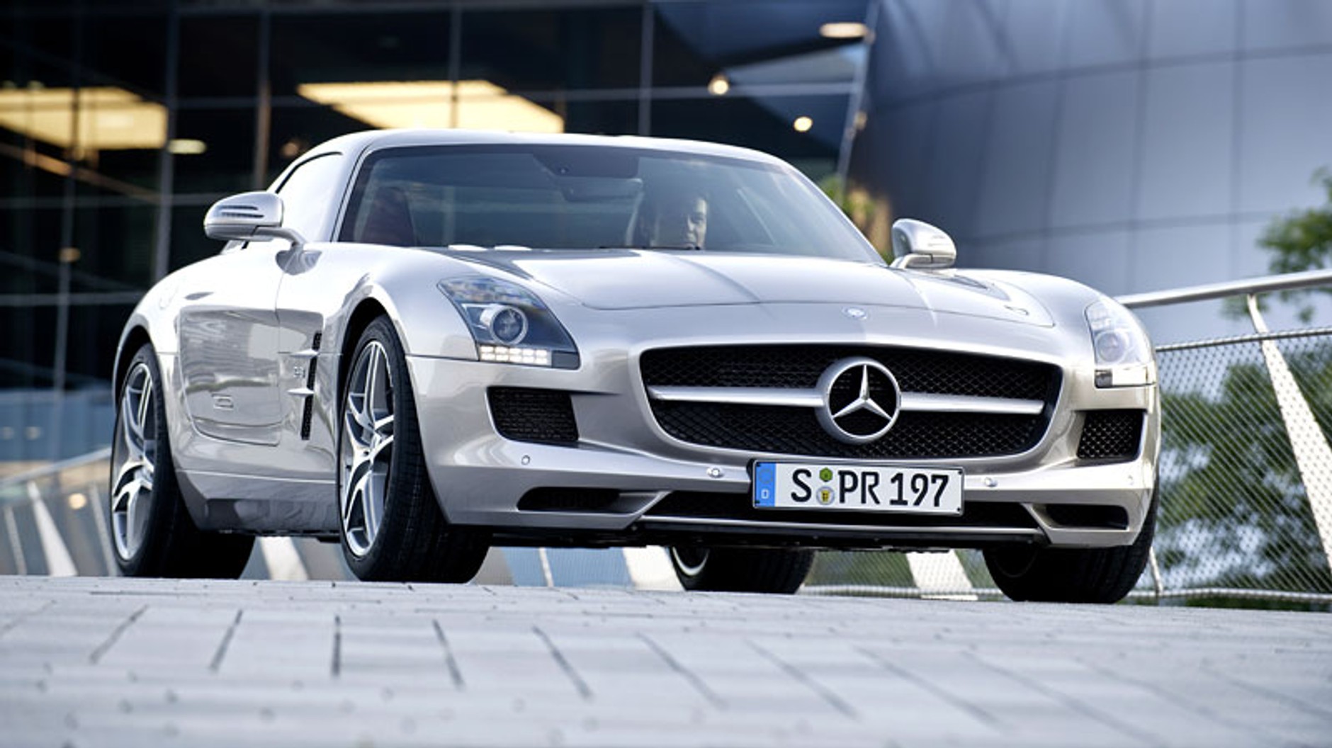 IAA Frankfurt 2009: Mercedes-Benz SLS AMG – Gullwing XXI wieku, pierwsze wrażenia