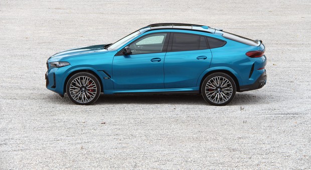 BMW X6 M60i to nie jest zwyczajny SUV. "Proszę tylko uważać na felgi"
