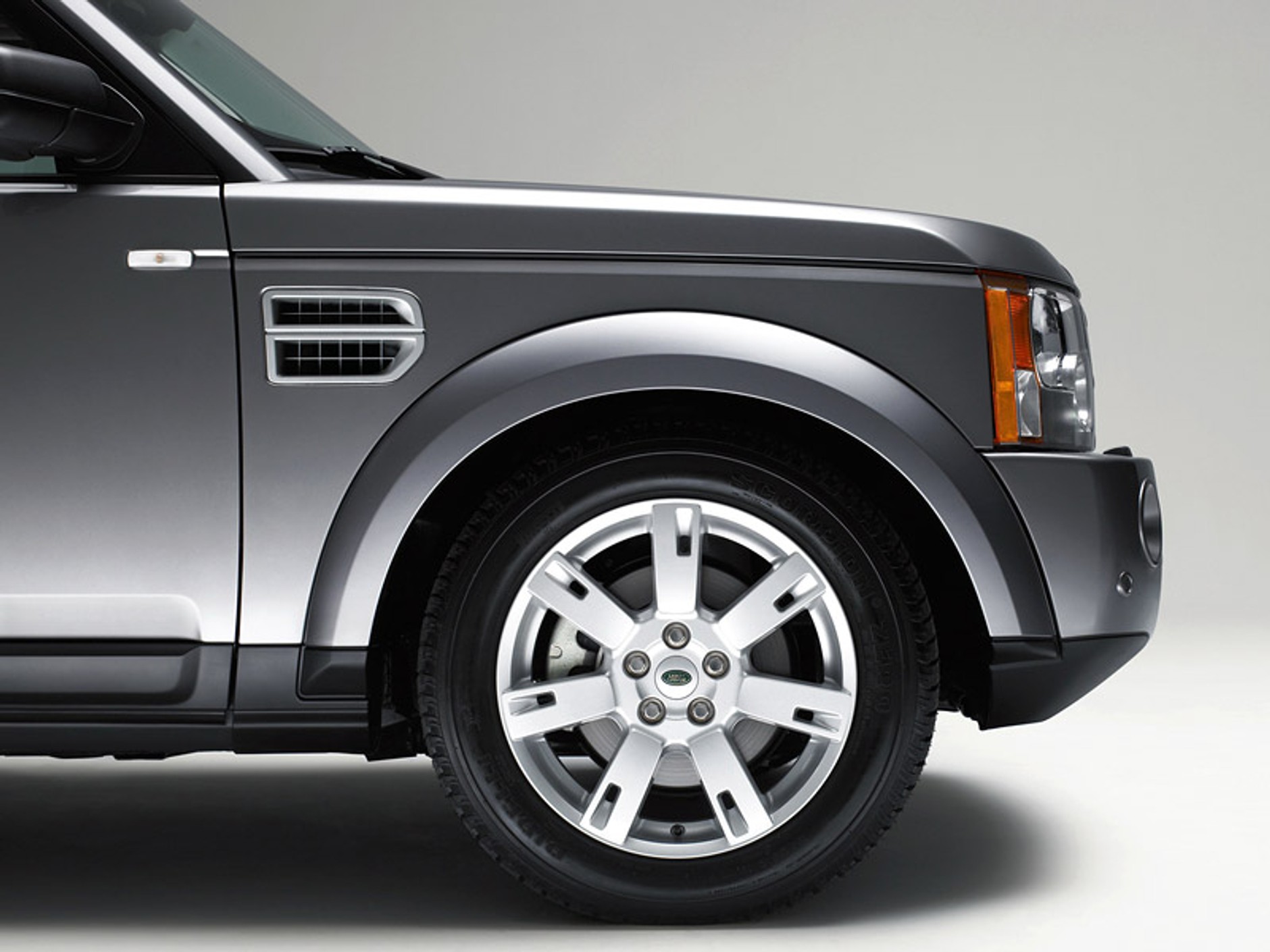 Land Rover Discovery 3: facelifting na nowy rok modelowy