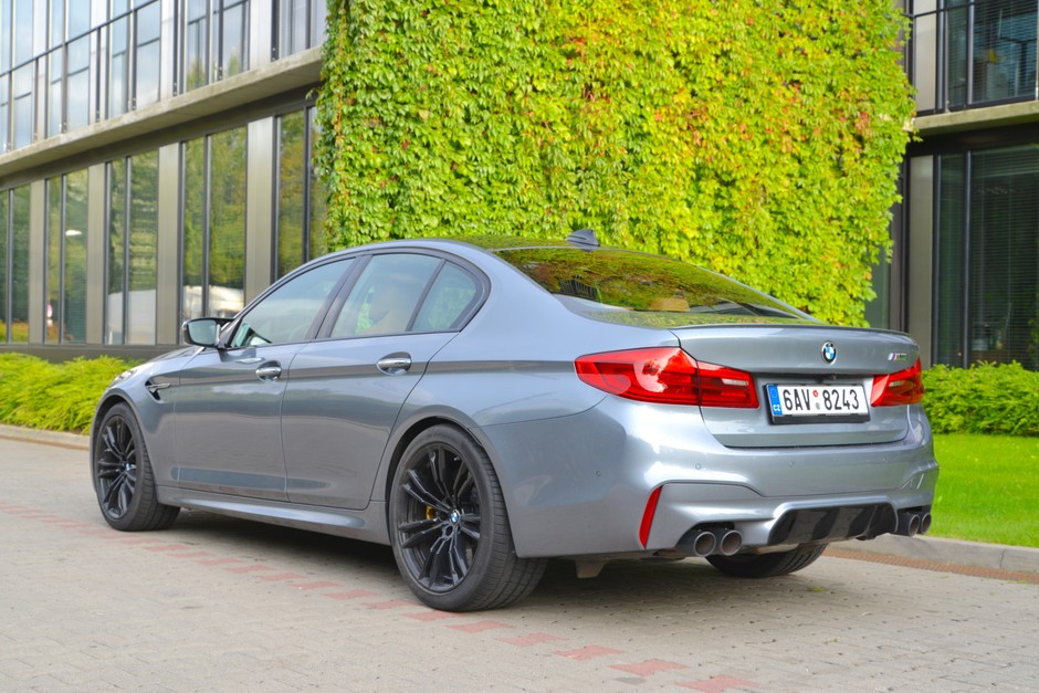 BMW M5